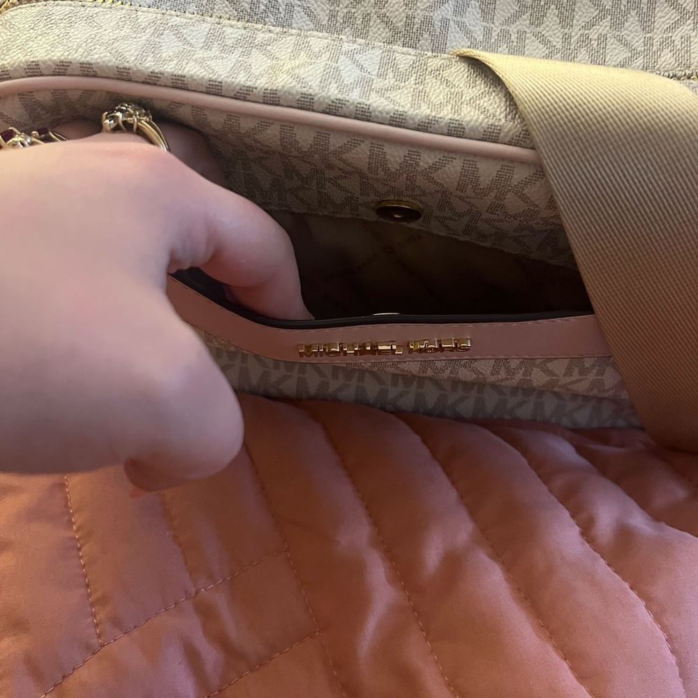 Michael Kors Kenly Crossbody Bag - Picture 2 of 5
